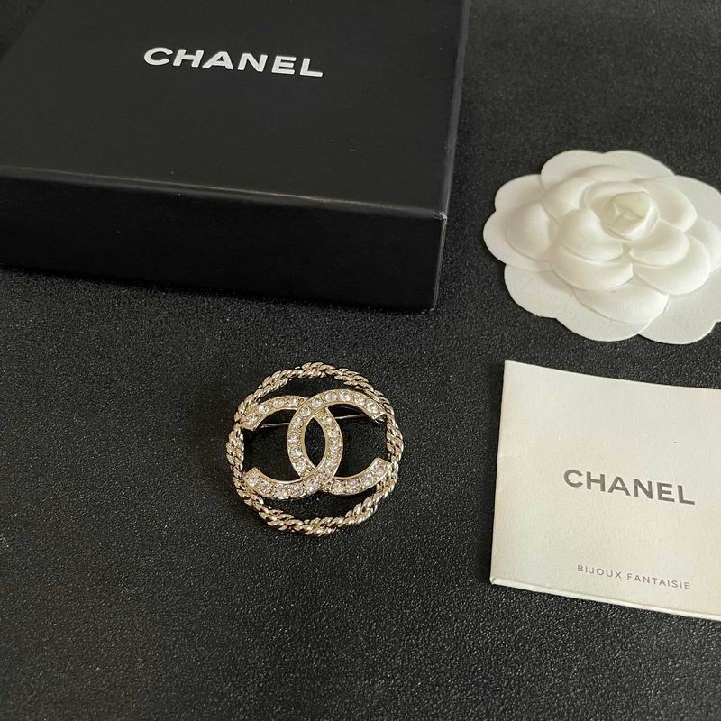 Chanel Brooch 07yxs72